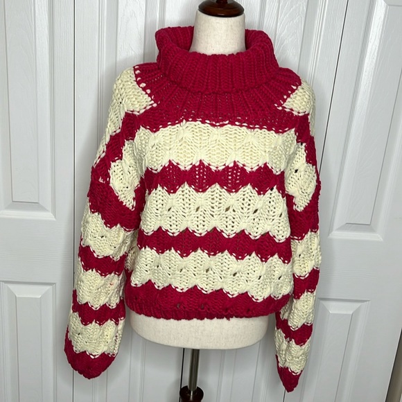 NWT-Colorblock Crop Turtleneck Sweater - Picture 4 of 9